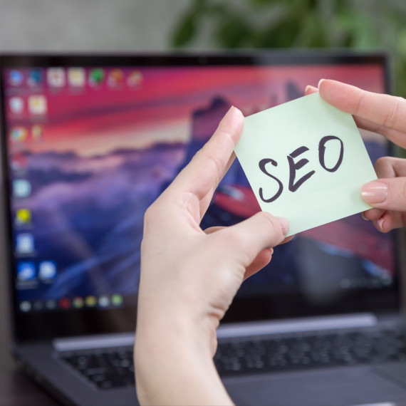 SEO vs. GEO: Er SEO stadig relevant i en AI-verden?